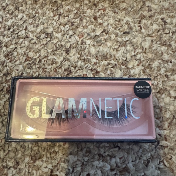2 Pairs of Magnetic Lashes- New in Boxes - Picture 5 of 6